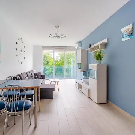 Lejlighed Sienkiewicza Blue By Bookinghost *